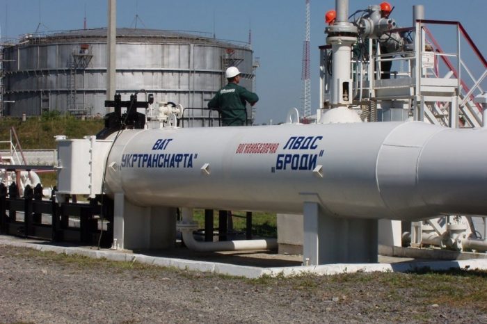 SOCAR вновь отправляет партию нефти в Беларусь через Украину