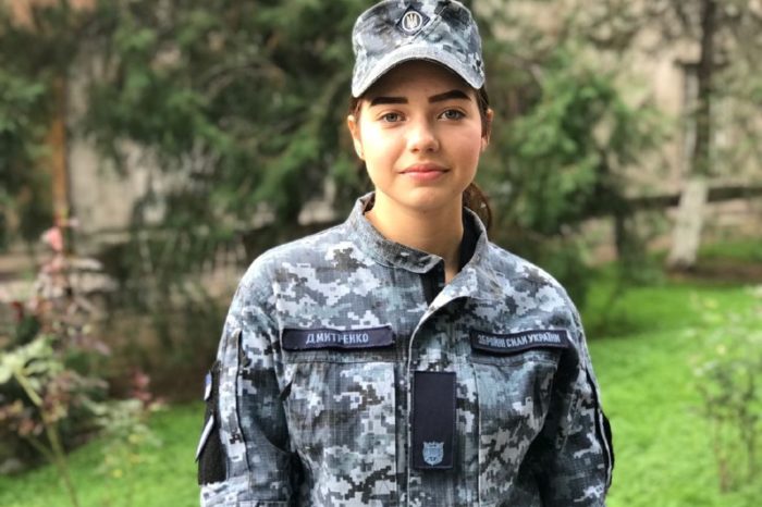 Впервые в истории ВМС Украины профессию штурмана получают девушки