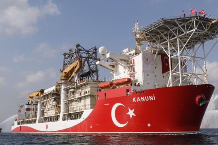 В Черное море прибыло еще одно буровое судно Турции