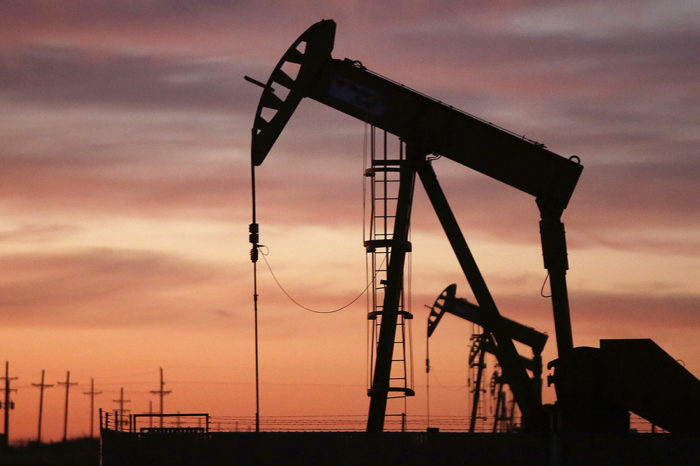 Цена на нефть достигла 13-месячного максимума