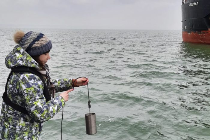 Госэкоинспекция проверяет качество поверхностных вод Азовского моря