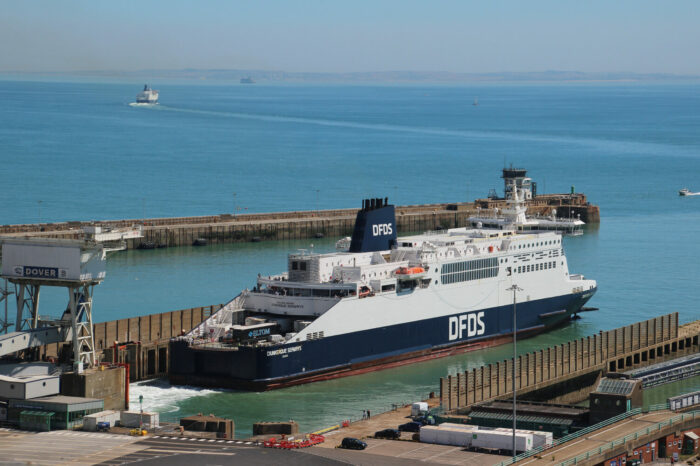 DFDS и P&O Ferries договорились о фрахтовании мест на судах на паромном маршруте Дувр – Кале
