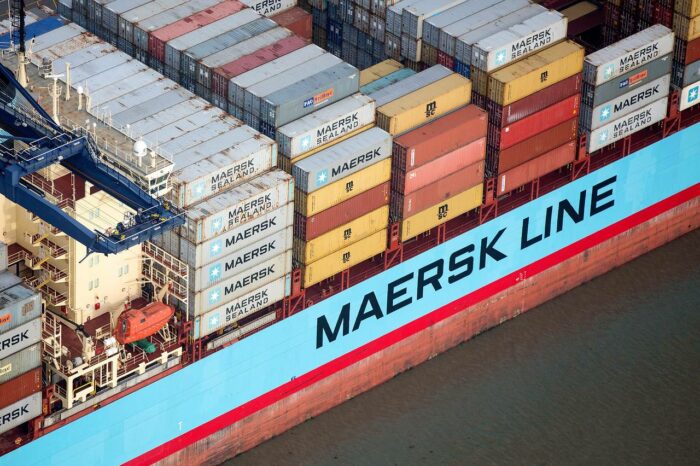 Maersk отказывается принимать иранские контейнеры