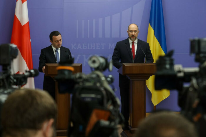 Украина и Грузия договорились развивать транзитные перевозки