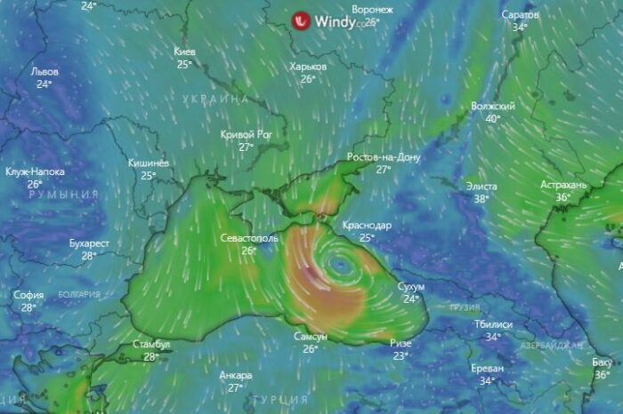 Суда в Черном море получили предупреждения о тайфуне