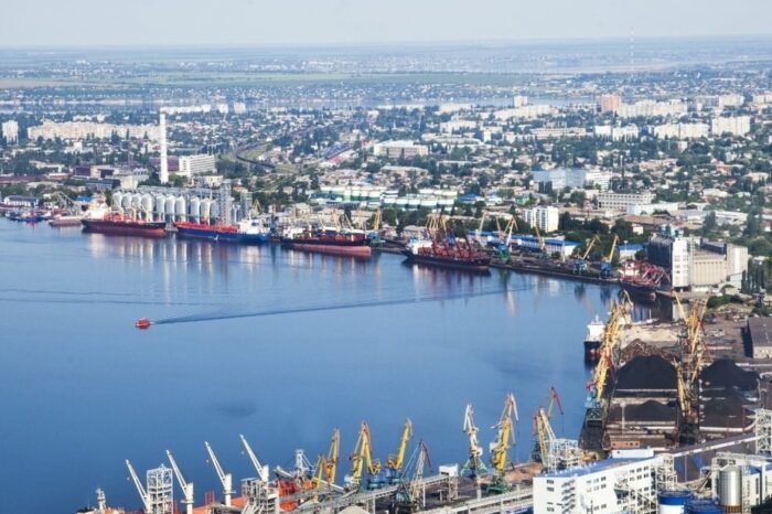 В порту Николаева обрабатывают десять судов одновременно