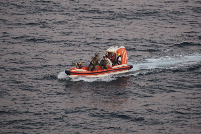 ВМС США спасли иранских моряков в Оманском заливе