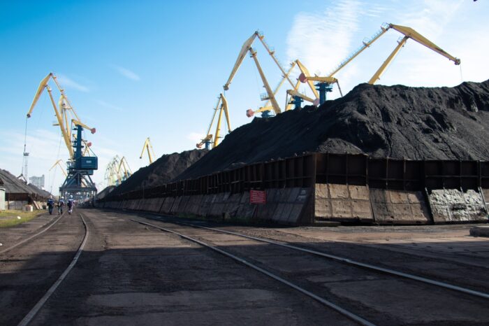 В Украину морем доставят уголь из Казахстана
