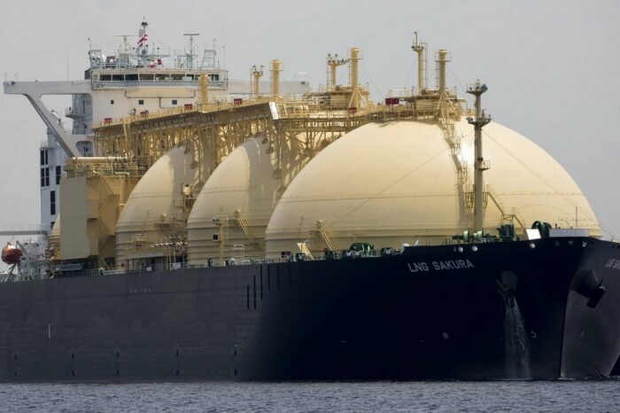 Украина планирует импортировать катарский газ через польские порты
