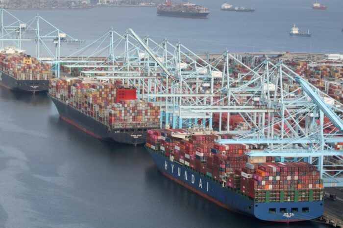 США пытаются решить проблемы с цепочками морских поставок