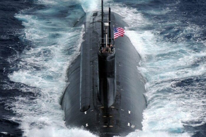 ВМС США уволили командира подлодки Connecticut