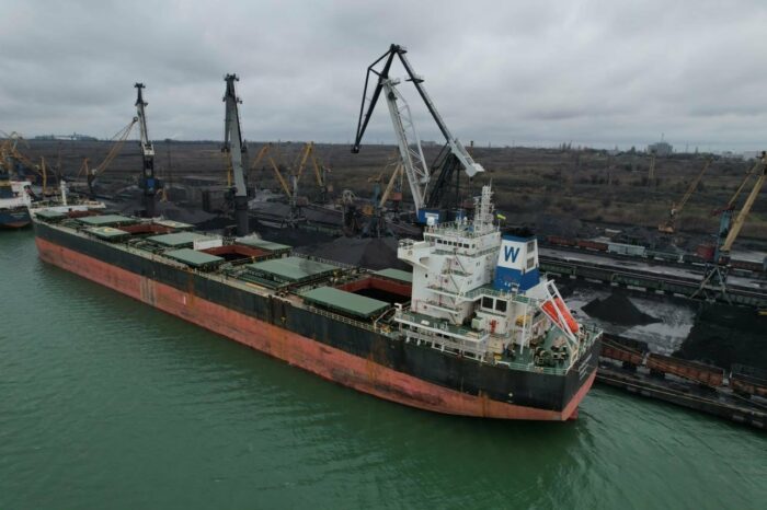 Порт Южный хочет переваливать 100 тыс. грузов в сутки