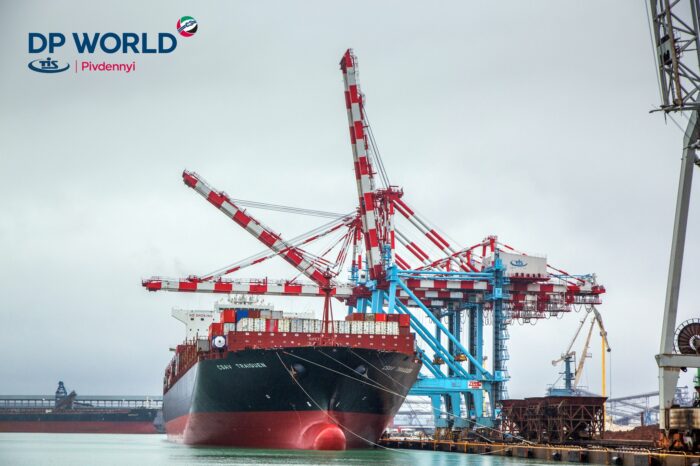 DP World TIS обработал рекордный для себя контейнеровоз