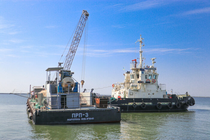В Мариупольском порту завершили ремонт ограждающих молов