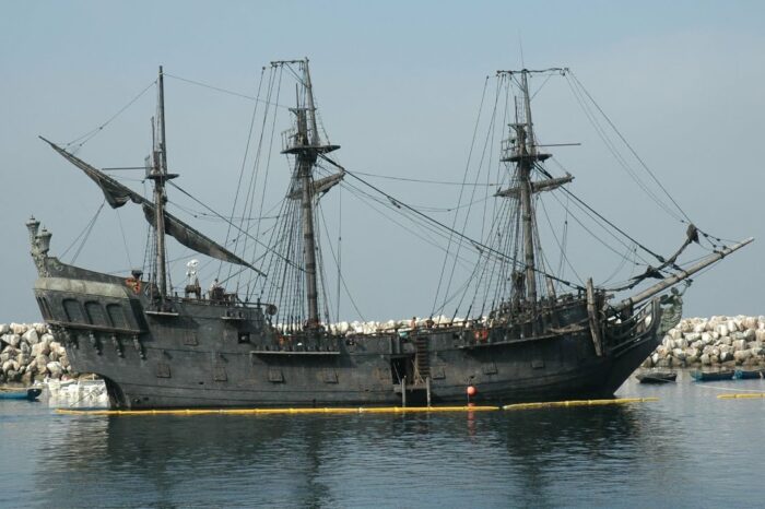 В Одессе “пиратка” угнала “Черную жемчужину” (ФОТО)