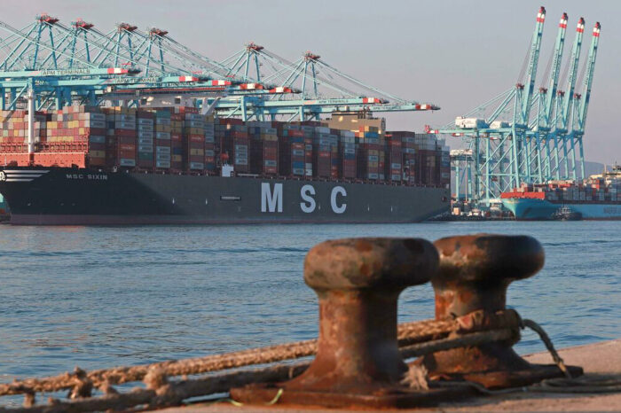 MSC отстает от Maersk на 13,3 тыс. TEU