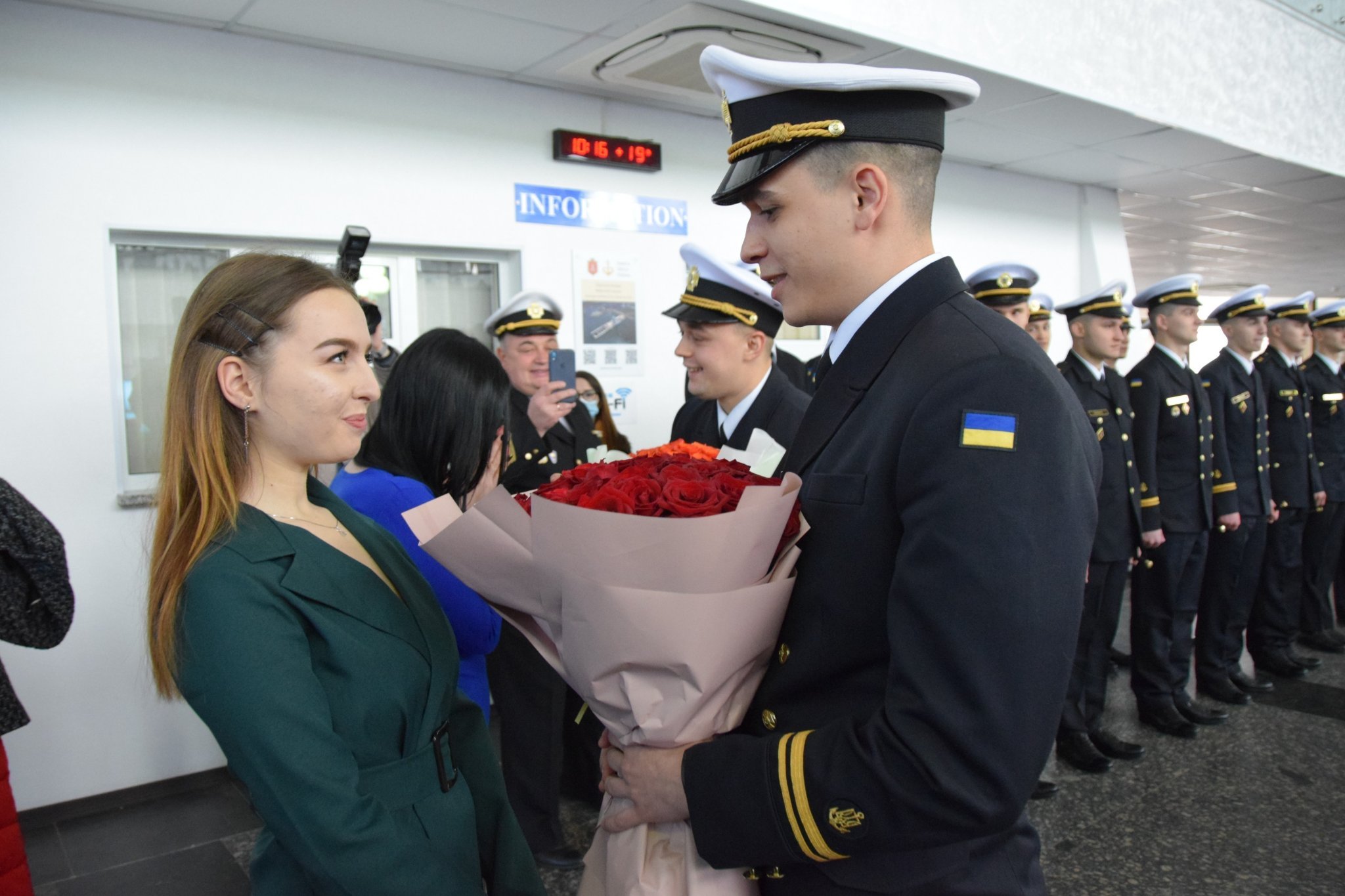 Более полусотни лейтенантов пополнили ряды ВМС Украины (ФОТО ...