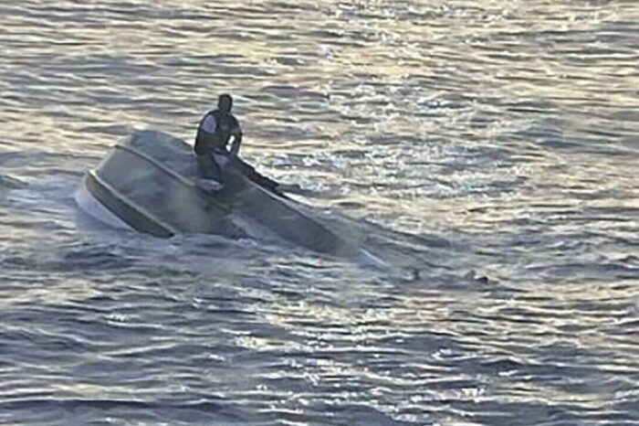 Во Флориде опрокинулась лодка: пропали 39 человек