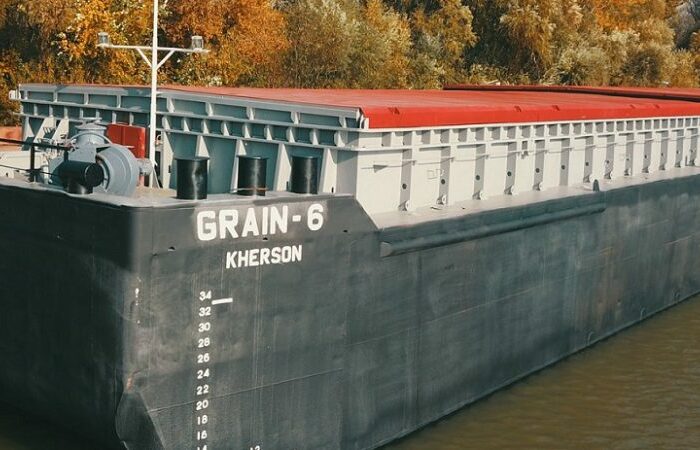 «Грейн-Трансшипмент» перевезла по реке почти 400 тыс. тонн грузов
