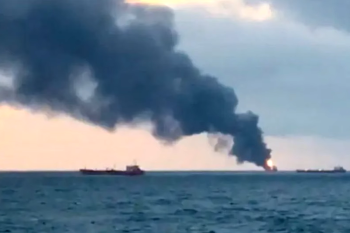 В Черном море горел танкер с российским экипажем (ВИДЕО)