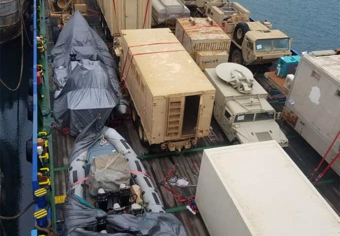 Йеменские повстанцы угнали судно (ФОТО)