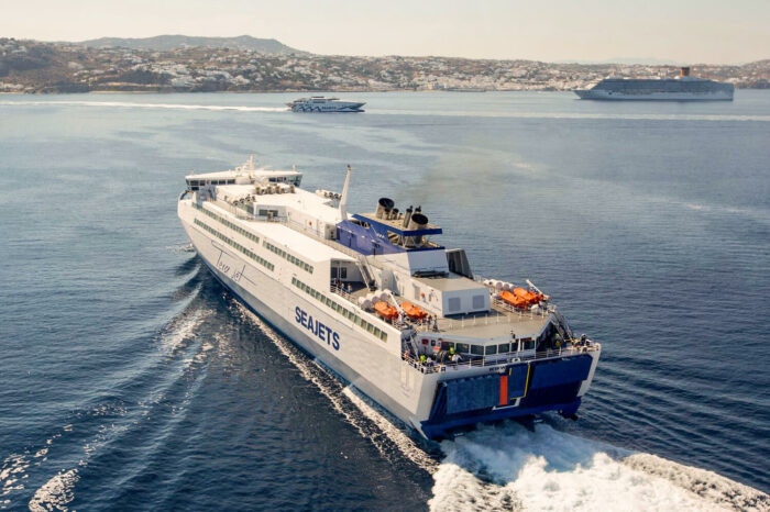 Турция возобновляет паромное сообщение с островами Греции