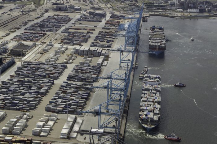 Роттердам стал самым неэкологичным портом Европы