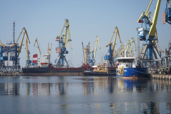 Порты и война: чем грозит эскалация на Донбассе