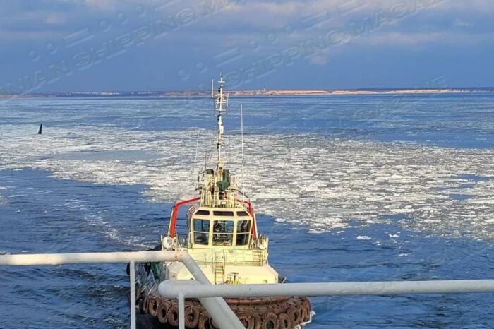 В порту Херсона отменяют ледовую кампанию