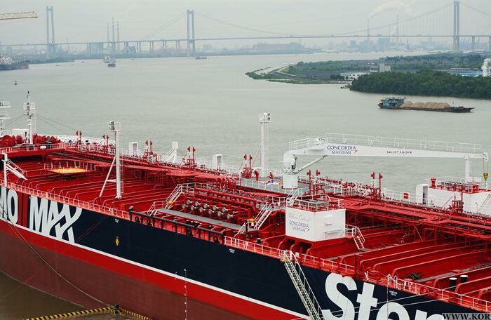 Европейская компания переоборудует свои танкеры под перевозку контейнеров