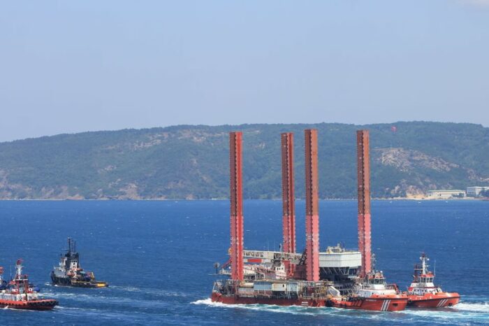 Турция предлагает использовать лоцманские катера в Черном море