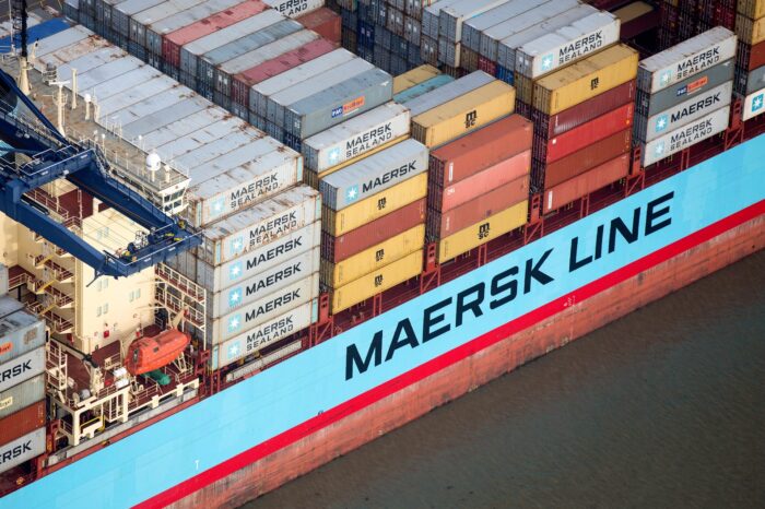 Maersk возобновит доставку грузов в Украину