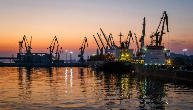 Украинские правоохранители расследуют похищение торговых судов из Бердянского порта