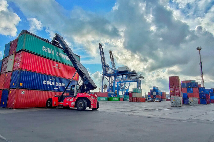 Одесский порт возобновляет вывоз грузов в контейнерах