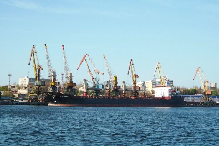 Грузооборот морских портов Украины сократился на 420 тыс. т в сутки