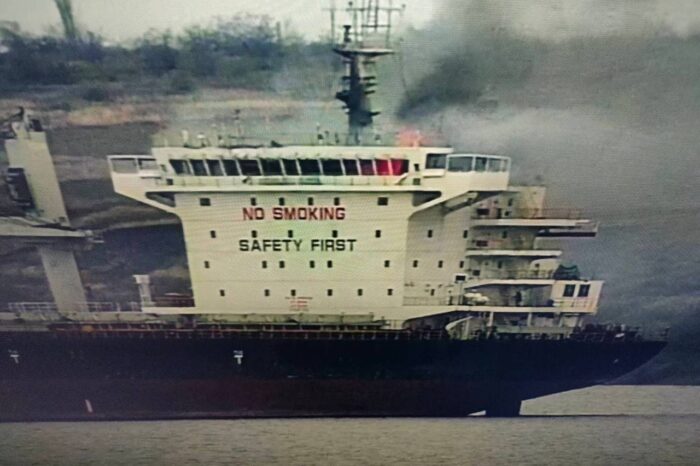 В порту Ольвия снаряд попал в судно: погиб иностранный моряк (ВИДЕО)