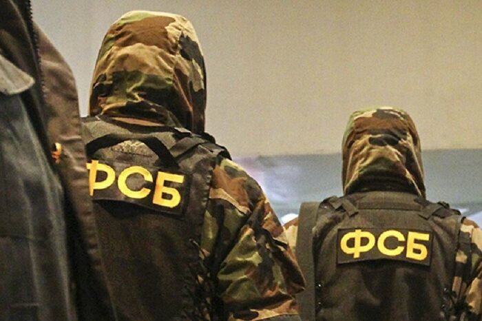 ФСБ допрашивает украинских моряков и угрожает расправой