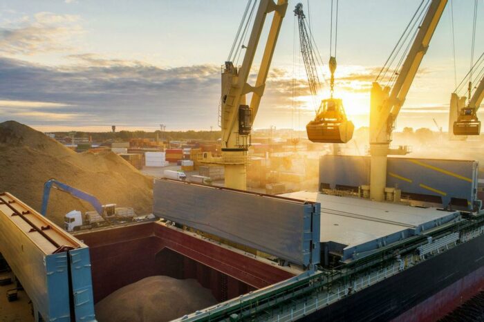 Украина имеет минимум три альтернативы портам для экспорта, — Шмыгаль