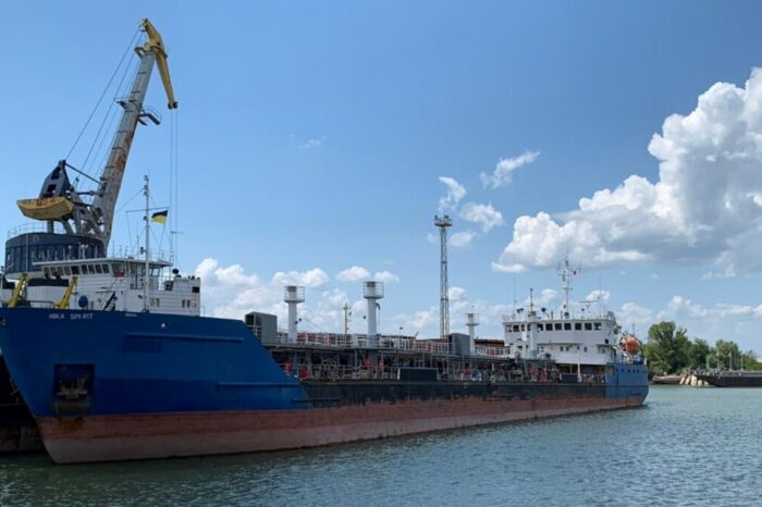 Украина с партнерами отслеживает танкеры с российской нефтью