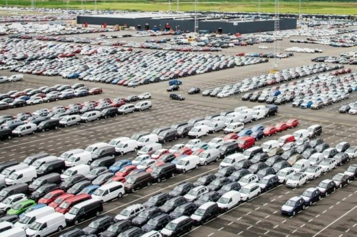 В бельгийском порту заблокированы тысячи люксовых авто российских заказчиков