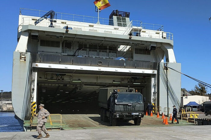 В порт Гдыня прибыл испанский корабль с военной помощью для Украины