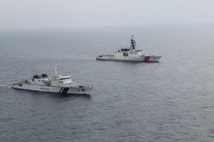 Индия построит восемь скоростных судов для Береговой охраны страны