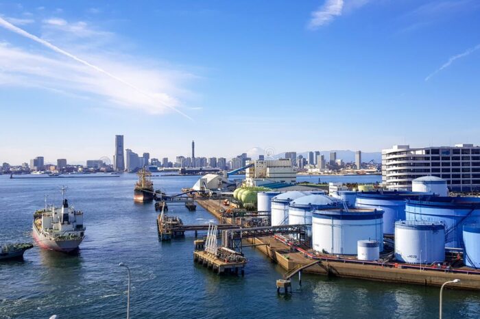 Все порты Японии закроются на сутки