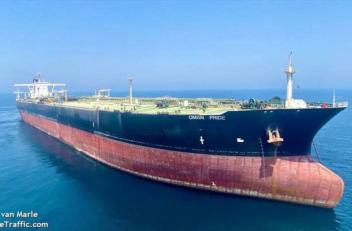 В Аравийском море пропал огромный танкер