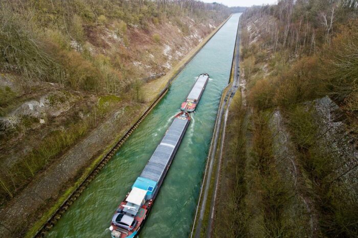 Между Парижем и Амстердамом проложат новый судоходный канал