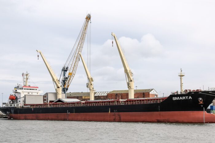 Экипажи трех судов из Мариупольского порта оказались заложниками россиян