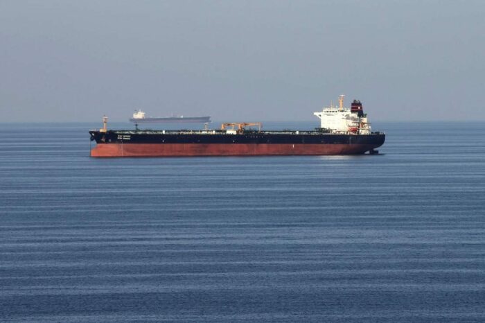 ЕС может запретить страхование танкеров с российской нефтью