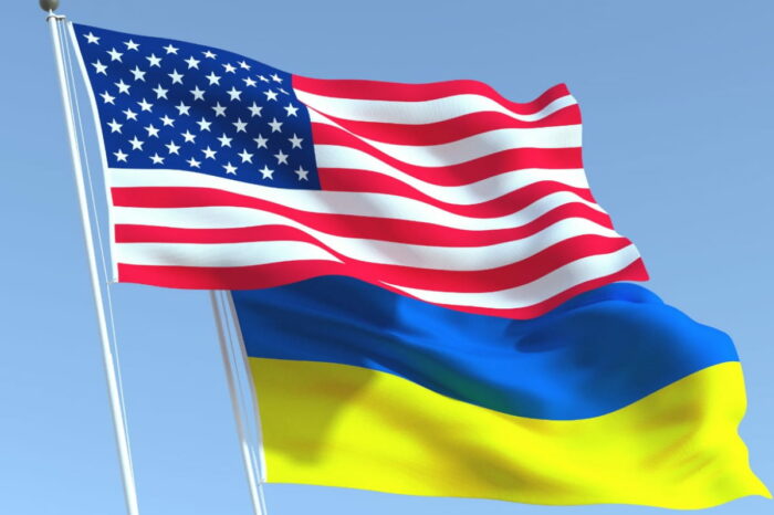 США одобрили выделение 40 миллиардов долларов помощи для Украины
