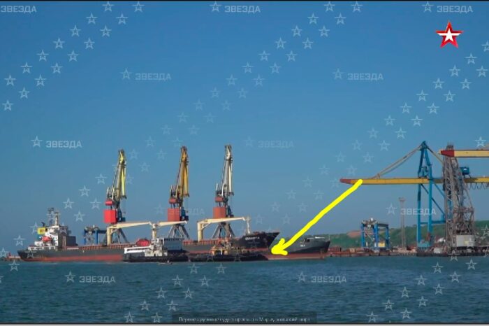 Подсанкционное судно пытается вывезти металл из Мариупольского порта