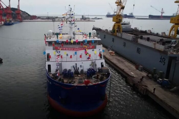 В Китае построили уникальное научное судно для работы на мелководье